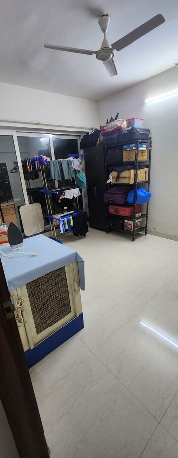 Room in 1 BHK Apartment at Raunak Park View, Ghodbunder Road – for Sale