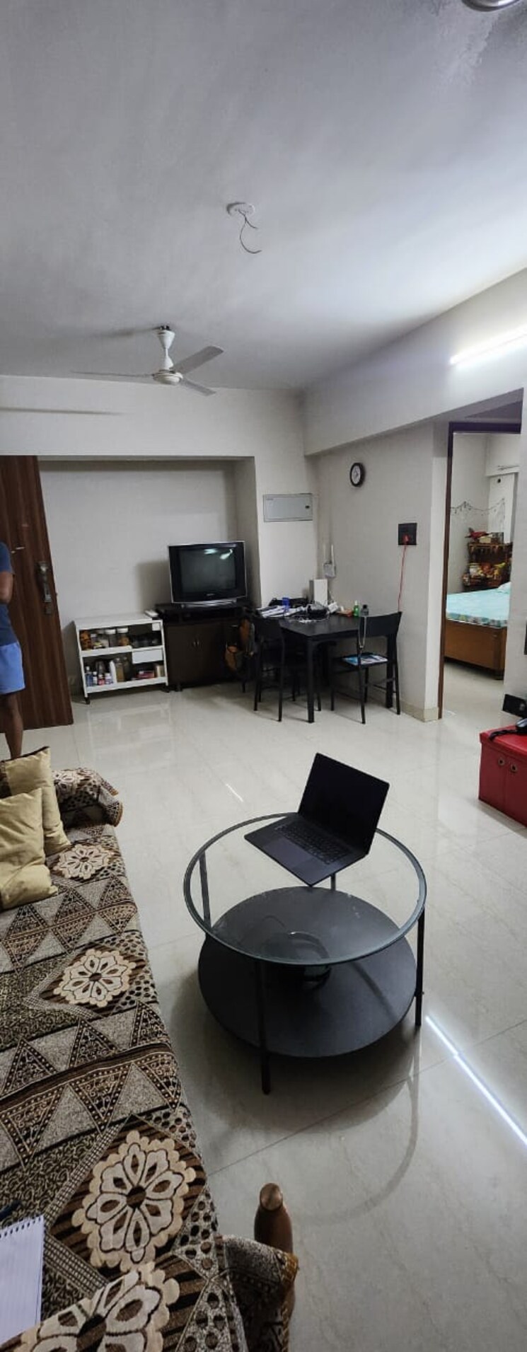 Living Room, raunak-park-view 1 Bedroom 450 Sq.Ft. Apartment In Ghodbunder Road Thane 9412106