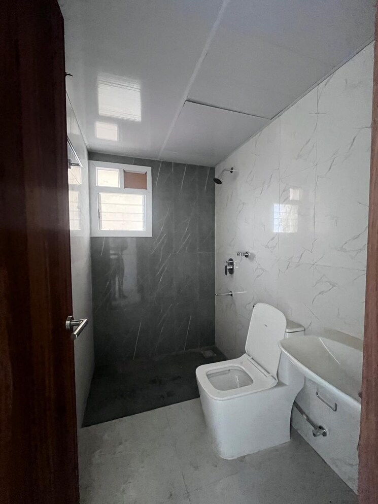 Bathroom, monarch-aqua 3 Bedroom 1291 Sq.Ft. Apartment In Kr Puram Bangalore 9412136
