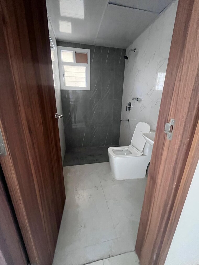 Bathroom, monarch-aqua 3 Bedroom 1291 Sq.Ft. Apartment In Kr Puram Bangalore 9412136