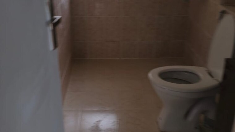 Bathroom, ireo-the-grand-arch 3 Bedroom 2164 Sq.Ft. Apartment In Sector 58 Gurgaon 9412148