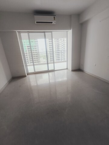 Room in 4 BHK Apartment at Godrej Woods, Sector 43 – for Rent