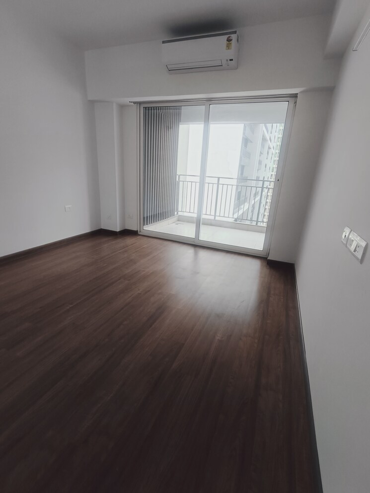 Room, godrej-woods 4 Bedroom 2259 Sq.Ft. Apartment In Sector 43 Noida 9412193