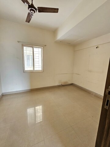 Room in 3.5 BHK Apartment at Brahma Suncity Platinum, Wadgaon Sheri – for Rent