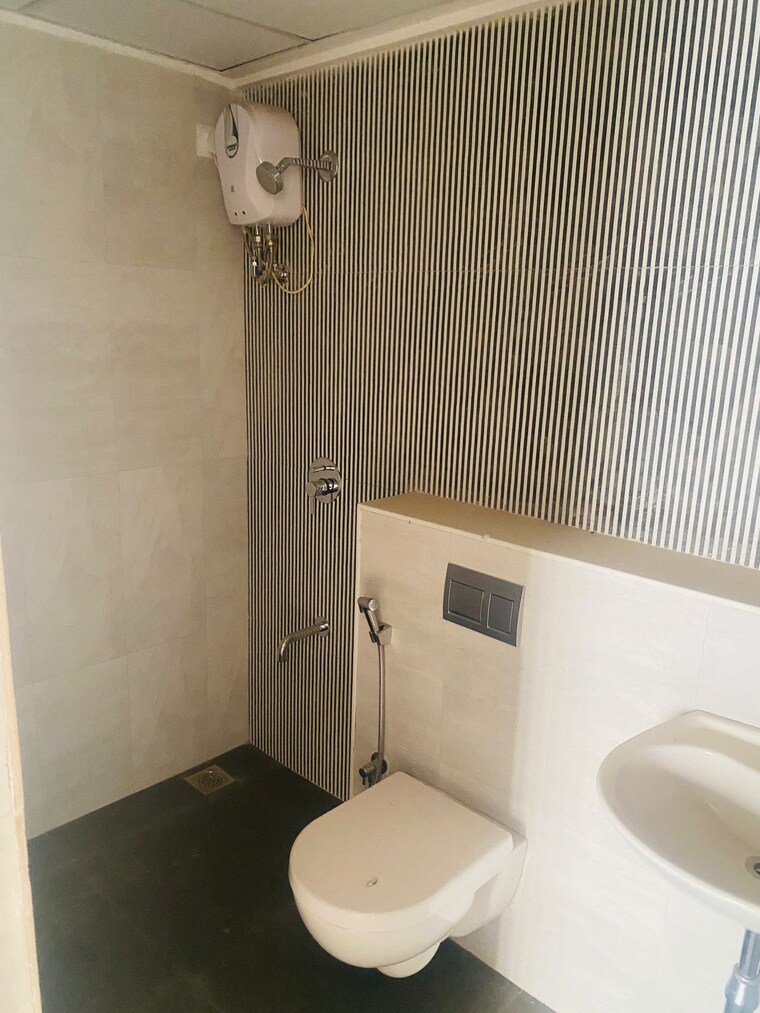 Bathroom, lodha-palava-downtown 1 Bedroom 465 Sq.Ft. Apartment In Dombivli East Thane 9412201