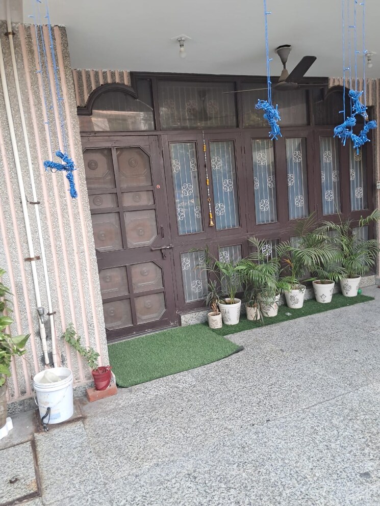 Exterior View, sector 56 6+ Bedroom 162 Sq.Mt. Independent House In Sector 56 Noida 9412216