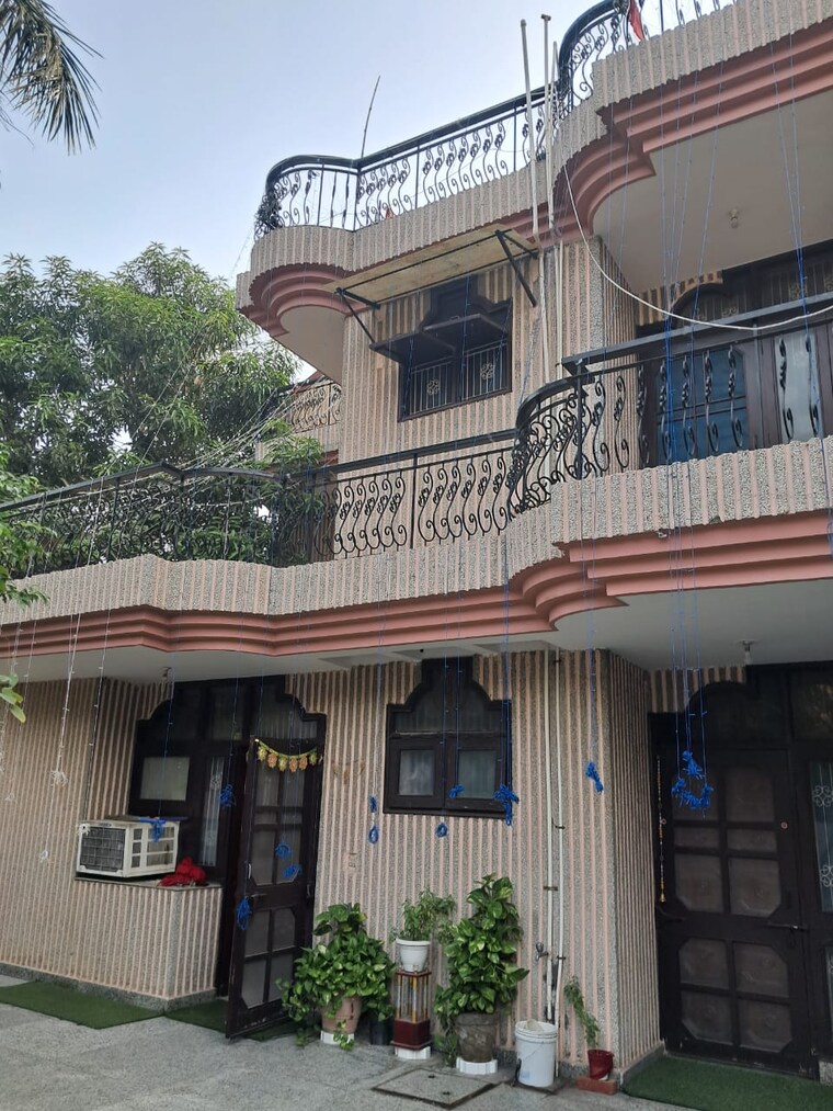 Exterior View, sector 56 6+ Bedroom 162 Sq.Mt. Independent House In Sector 56 Noida 9412216