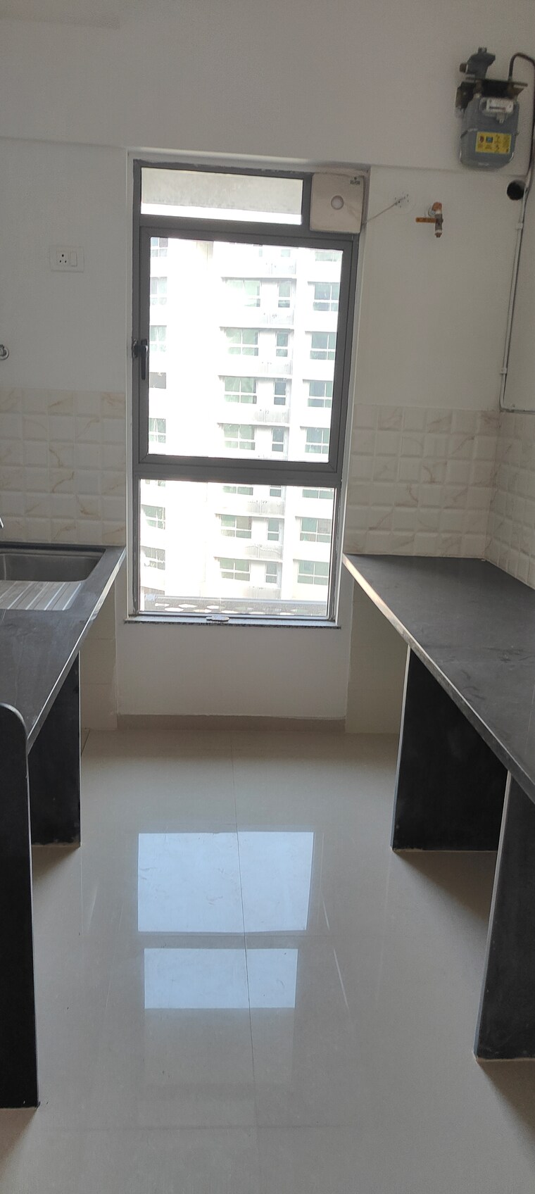 Kitchen, kalpataru-immensa 3 Bedroom 1300 Sq.Ft. Apartment In Kolshet Road Thane 9412251