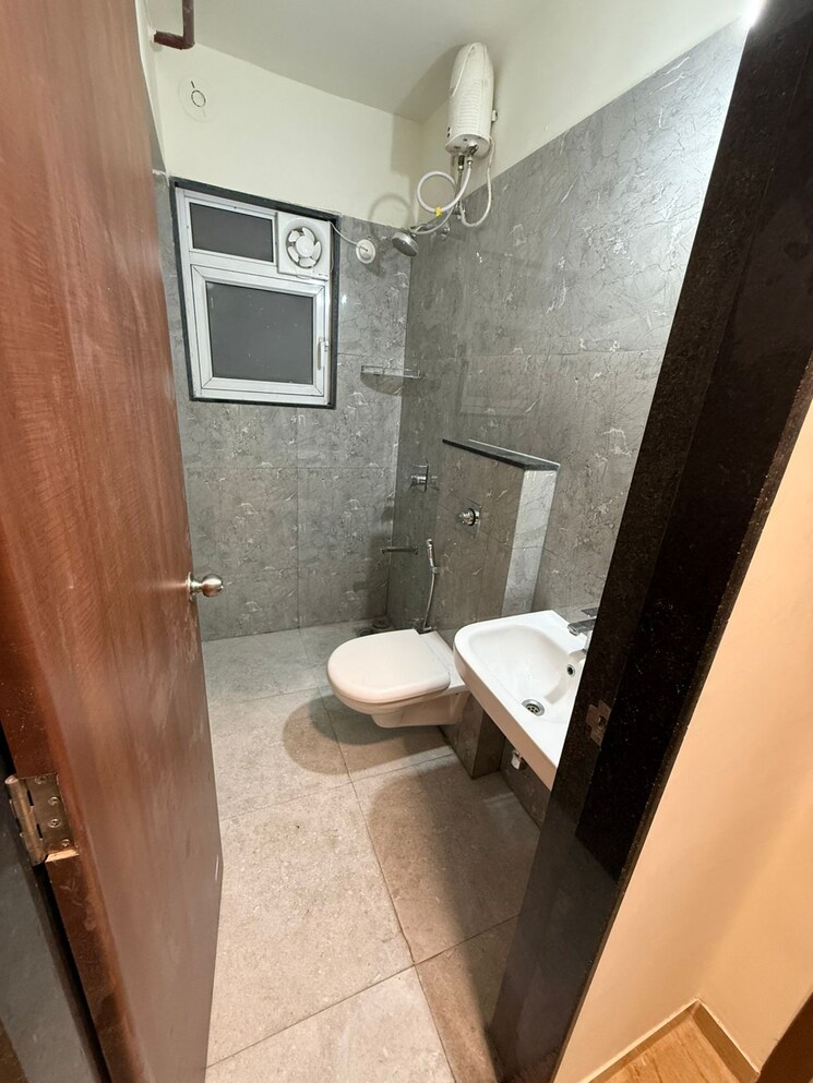 Bathroom, vtp-cygnus 2 Bedroom 700 Sq.Ft. Apartment In Kharadi Pune 9412256