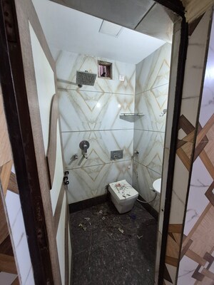Bathroom in 2.5 BHK Apartment at Adarsh Apartments CGHS Ltd, Paschim Vihar – for Rent