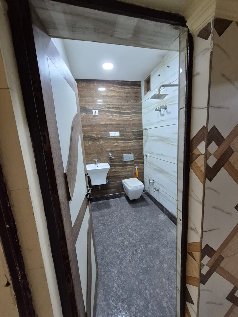 undefined, adarsh-apartments-cghs-ltd 2.5 Bedroom 1150 Sq.Ft. Apartment In Paschim Vihar Delhi 9412285