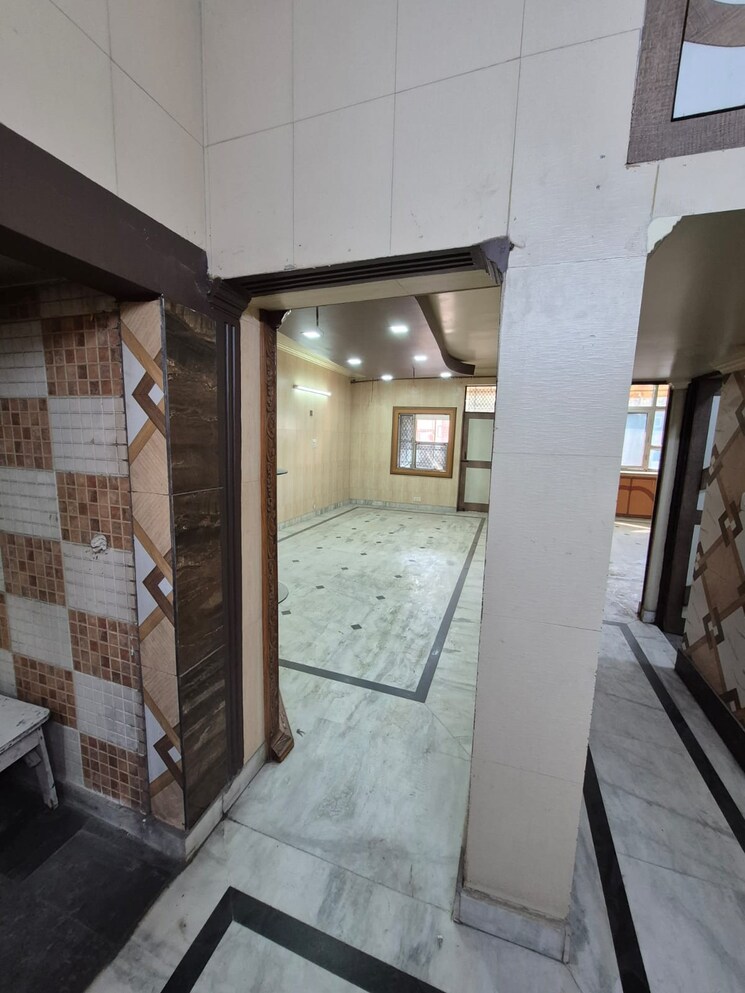 Living Room, adarsh-apartments-cghs-ltd 2.5 Bedroom 1150 Sq.Ft. Apartment In Paschim Vihar Delhi 9412285