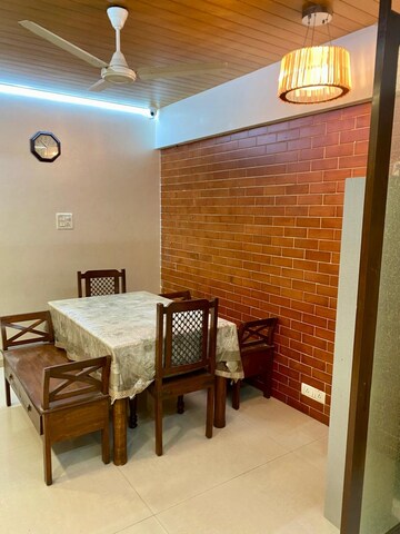 Master Bedroom in 4 BHK Apartment at Sumati Sadan, Vile Parle East – for Rent