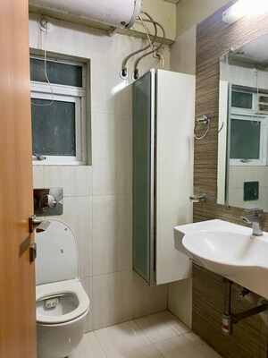 Bathroom in 4 BHK Apartment at Sumati Sadan, Vile Parle East – for Rent