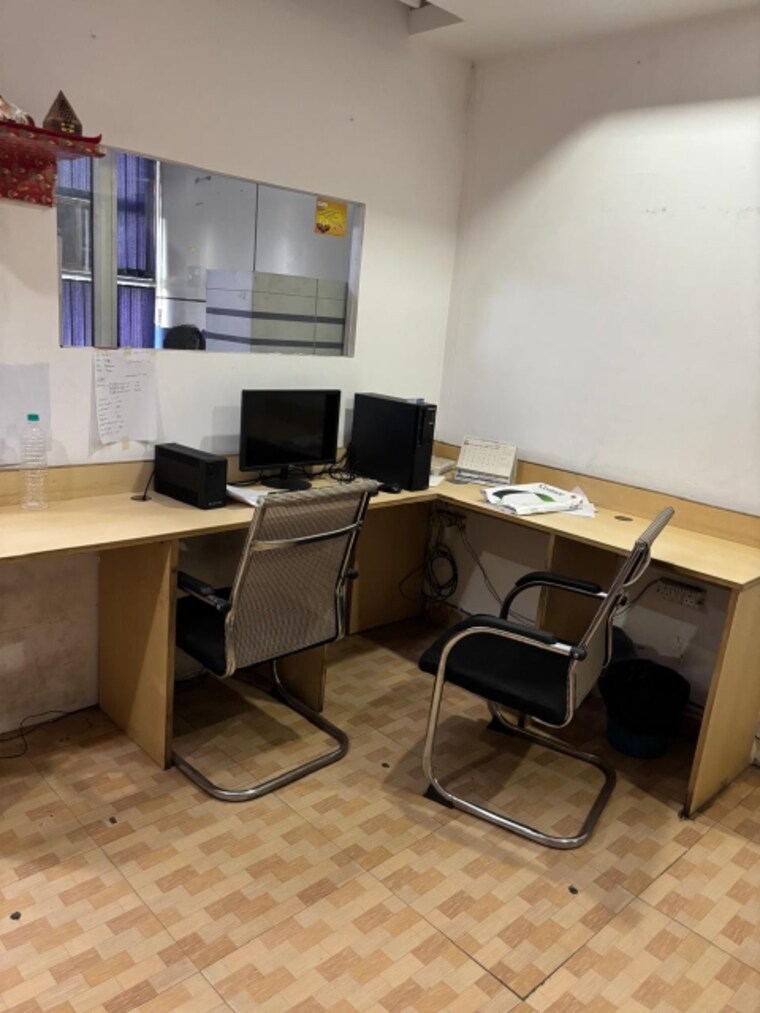 Team Area, laxmi nagar Commercial Office Space 350 Sq.Ft. In Laxmi Nagar Delhi 9412316