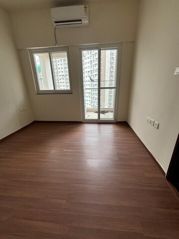 Room in 2 BHK Apartment at Puravankara Silversands, Mundhwa – for Sale