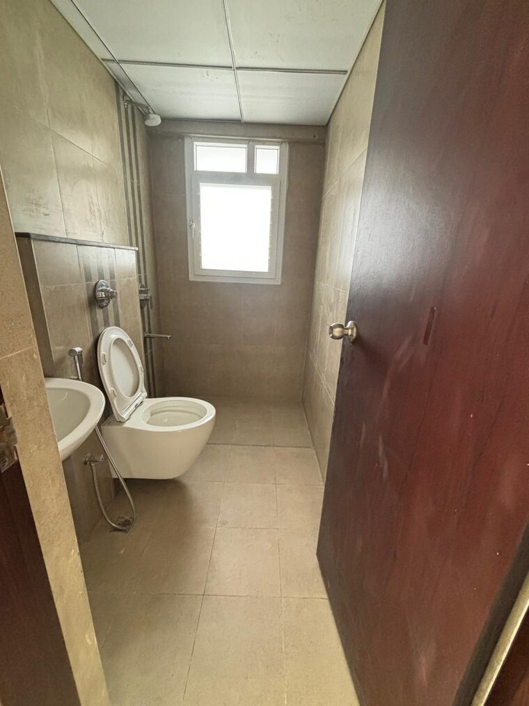 Bathroom, puravankara-silversands 2 Bedroom 640 Sq.Ft. Apartment In Mundhwa Pune 9412343