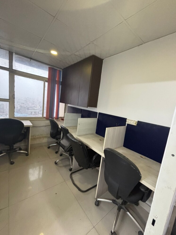 Team Area, nirman vihar Commercial Office Space 375 Sq.Ft. In Nirman Vihar Delhi 9412346