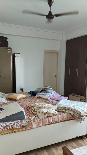 Bedroom in 2.5 BHK Apartment at VVIP Homes, Gaur City 2 – for Rent