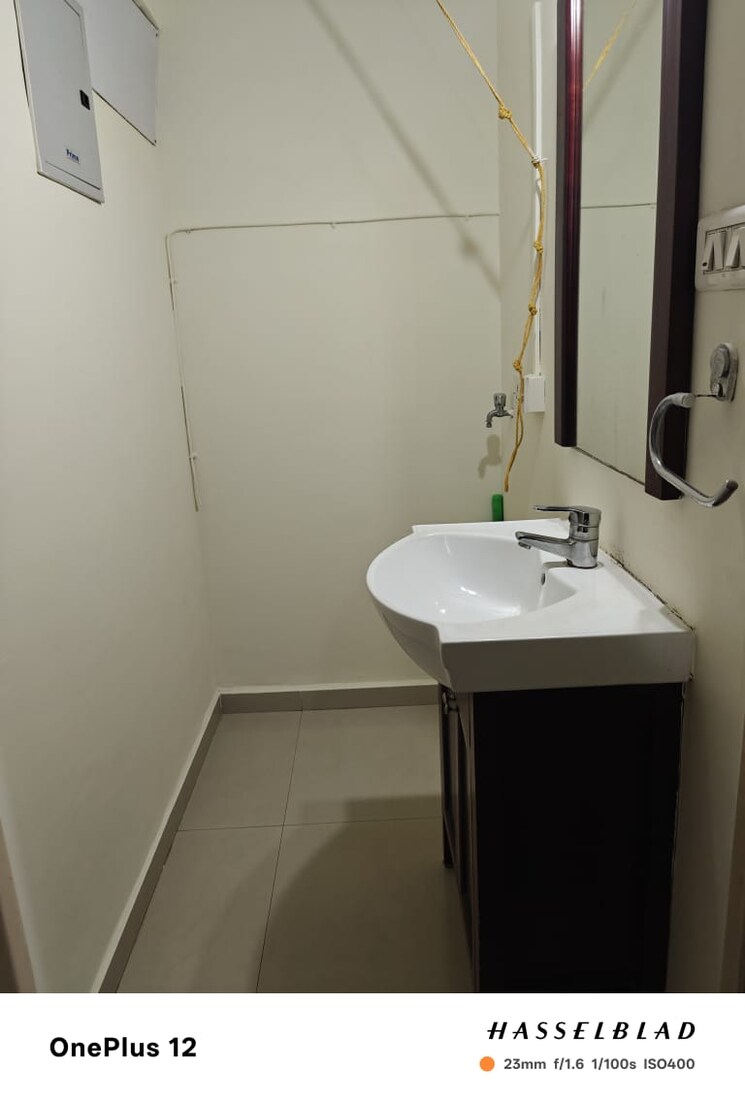 Bathroom, karve nagar 3 Bedroom 1100 Sq.Ft. Apartment In Karve Nagar Pune 9412361