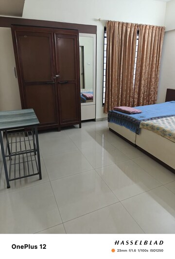 Master Bedroom in 3 BHK Apartment at Karve Nagar – for Rent
