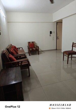 Living Room in 3 BHK Apartment at Karve Nagar – for Rent