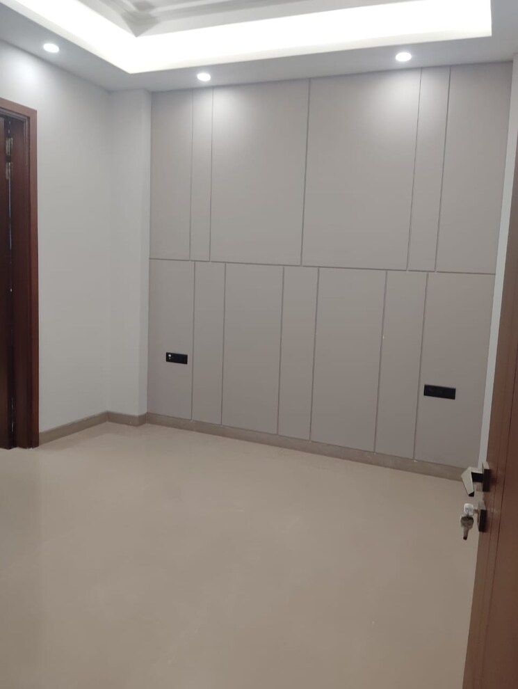 Room, vasant vihar 4 Bedroom 2400 Sq.Ft. Builder Floor In Vasant Vihar Delhi 9412384