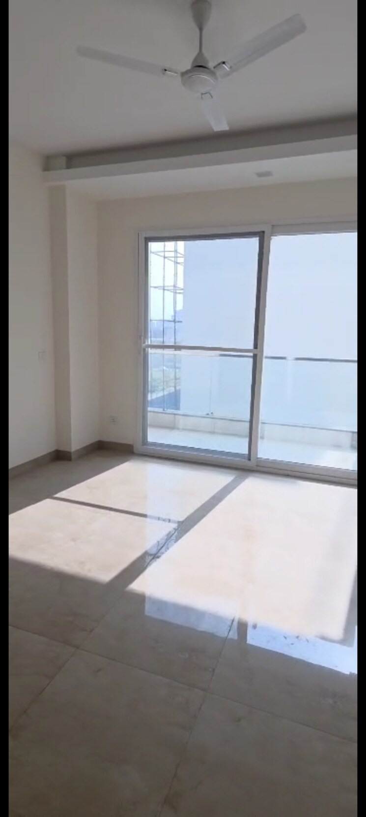 Room, wave city 4 Bedroom 2385 Sq.Ft. Apartment In Wave City Ghaziabad 9412372