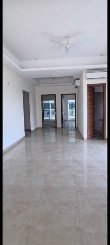 Room in 4 BHK Apartment at Wave City – for Rent