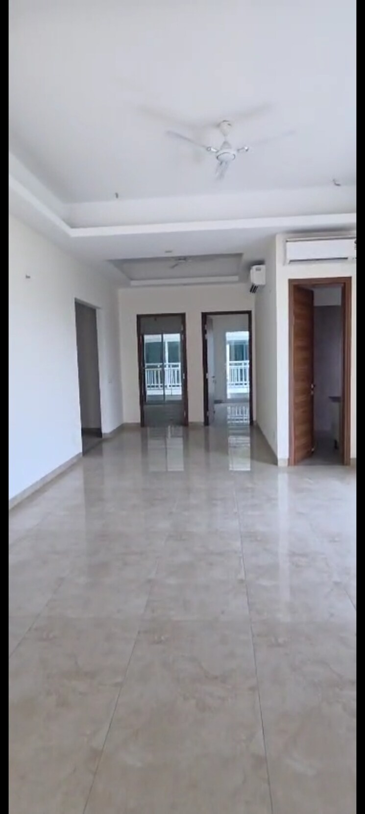 Room, wave city 4 Bedroom 2385 Sq.Ft. Apartment In Wave City Ghaziabad 9412372