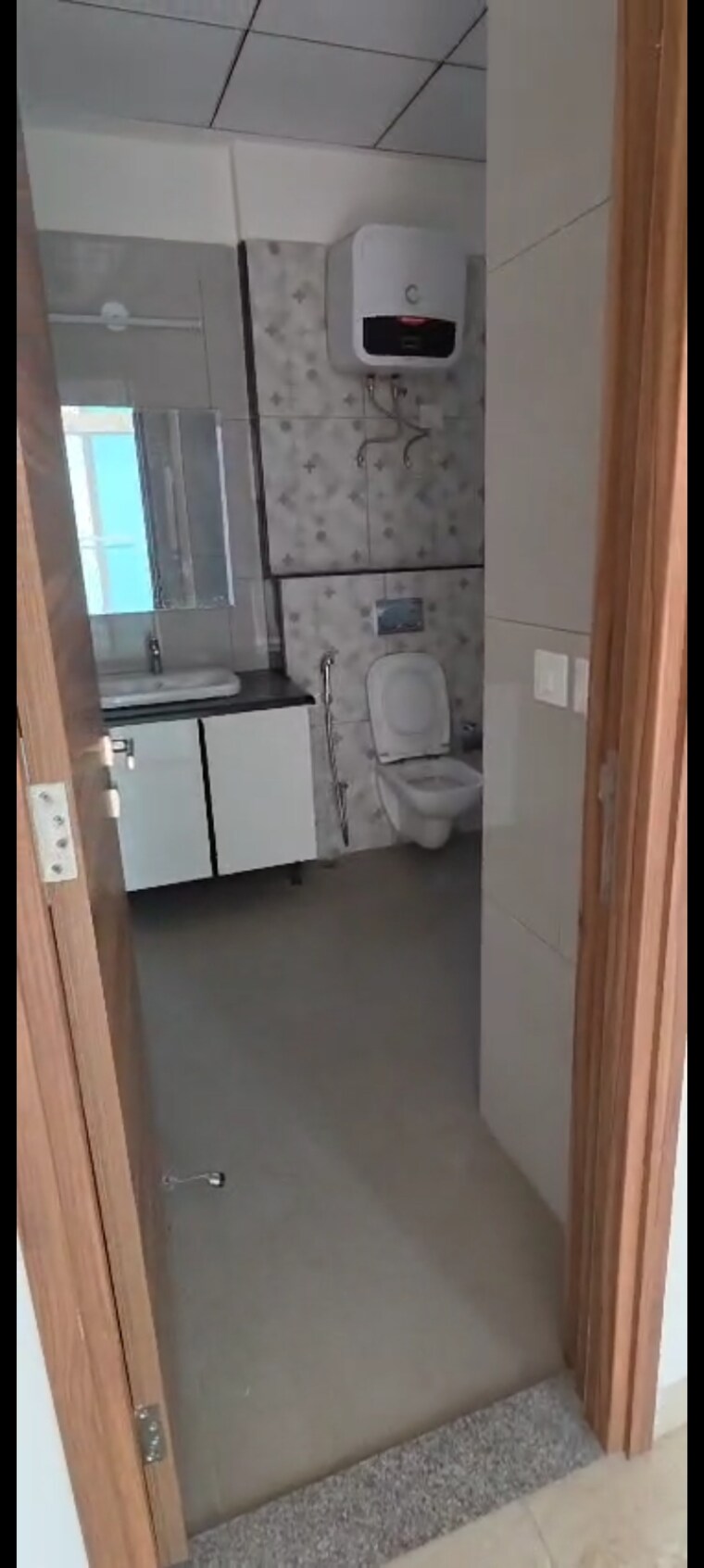 Bathroom, wave city 4 Bedroom 2385 Sq.Ft. Apartment In Wave City Ghaziabad 9412372