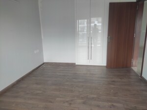 Room in 3 BHK Builder Floor at Central Park Flower Valley Aqua Front Towers, Sohna Sector 33 – for Rent