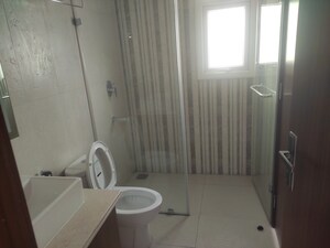Bathroom in 3 BHK Builder Floor at Central Park Flower Valley Aqua Front Towers, Sohna Sector 33 – for Rent