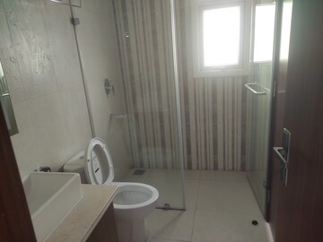 Bathroom in 3 BHK Builder Floor at Central Park Flower Valley Aqua Front Towers, Sohna Sector 33 – for Rent