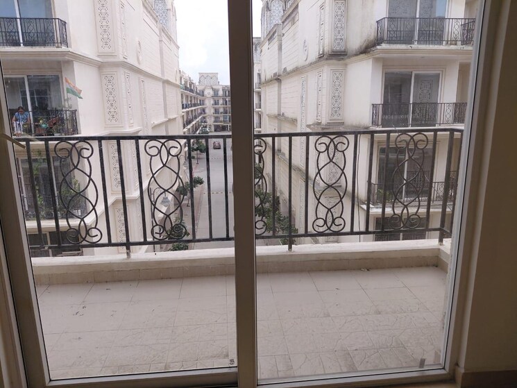 Balcony, signature-global-park 3 Bedroom 756 Sq.Ft. Apartment In Sohna Sector 36 Gurgaon 9412394
