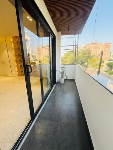 Building Lobby in 4 BHK Builder Floor at Anant Raj Ashok Estate, Sector 63a – for Sale