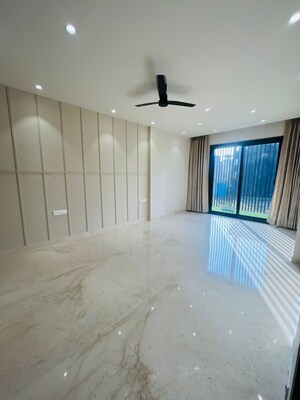 Room in 4 BHK Builder Floor at Anant Raj Ashok Estate, Sector 63a – for Sale