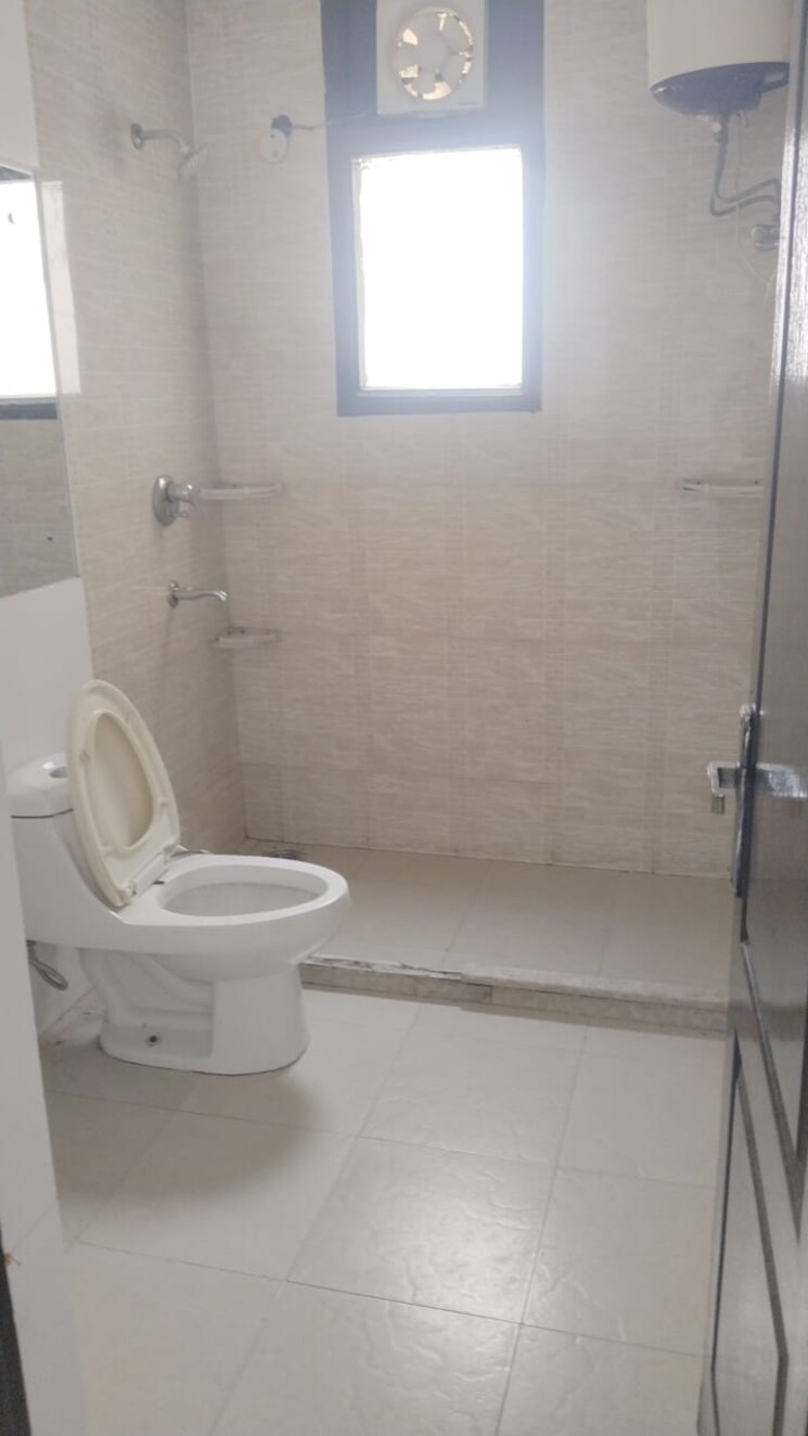 Bathroom, swaran-villa-friends-apartments 3 Bedroom 2350 Sq.Ft. Apartment In Sector 52 Gurgaon 9412445