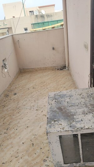 Room in 3 BHK Apartment at Swaran Villa Friends Apartments, Sector 52 – for Sale