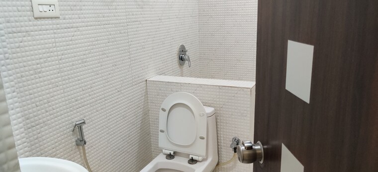 Bathroom, greenmark-mayfair-apartments 2 Bedroom 1261 Sq.Ft. Apartment In Tellapur Hyderabad 9412448