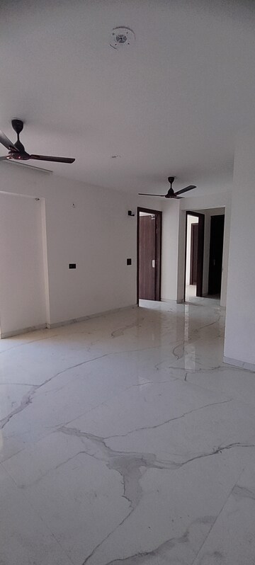 Room in 4 BHK Apartment at Emerald Anmol, Sector 88 – for Rent