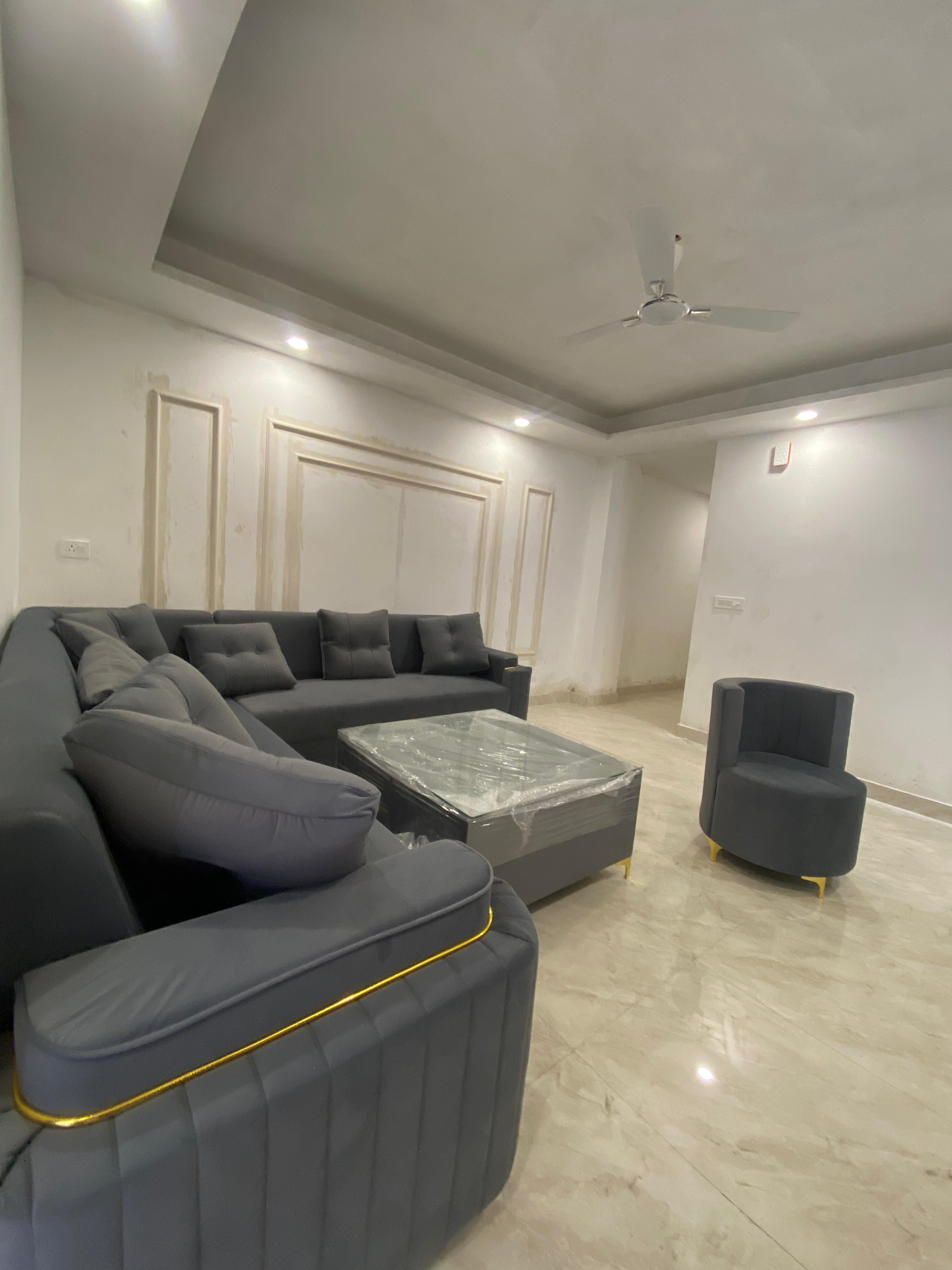 1.5 BHK + Study Room Builder Floor For Rent in Paryavaran Complex 