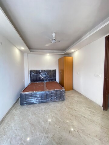 Living Room in 1.5 BHK Builder Floor at Saket – for Rent