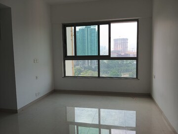 Room in 2 BHK Apartment at Kalpataru Immensa, Kolshet Road – for Sale