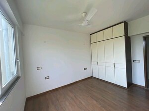 Room in 4 BHK Apartment at Sector 81 – for Sale