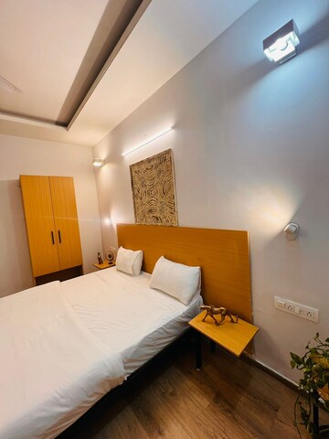 Bedroom in 1 BHK Builder Floor at Sector 46 – for Rent