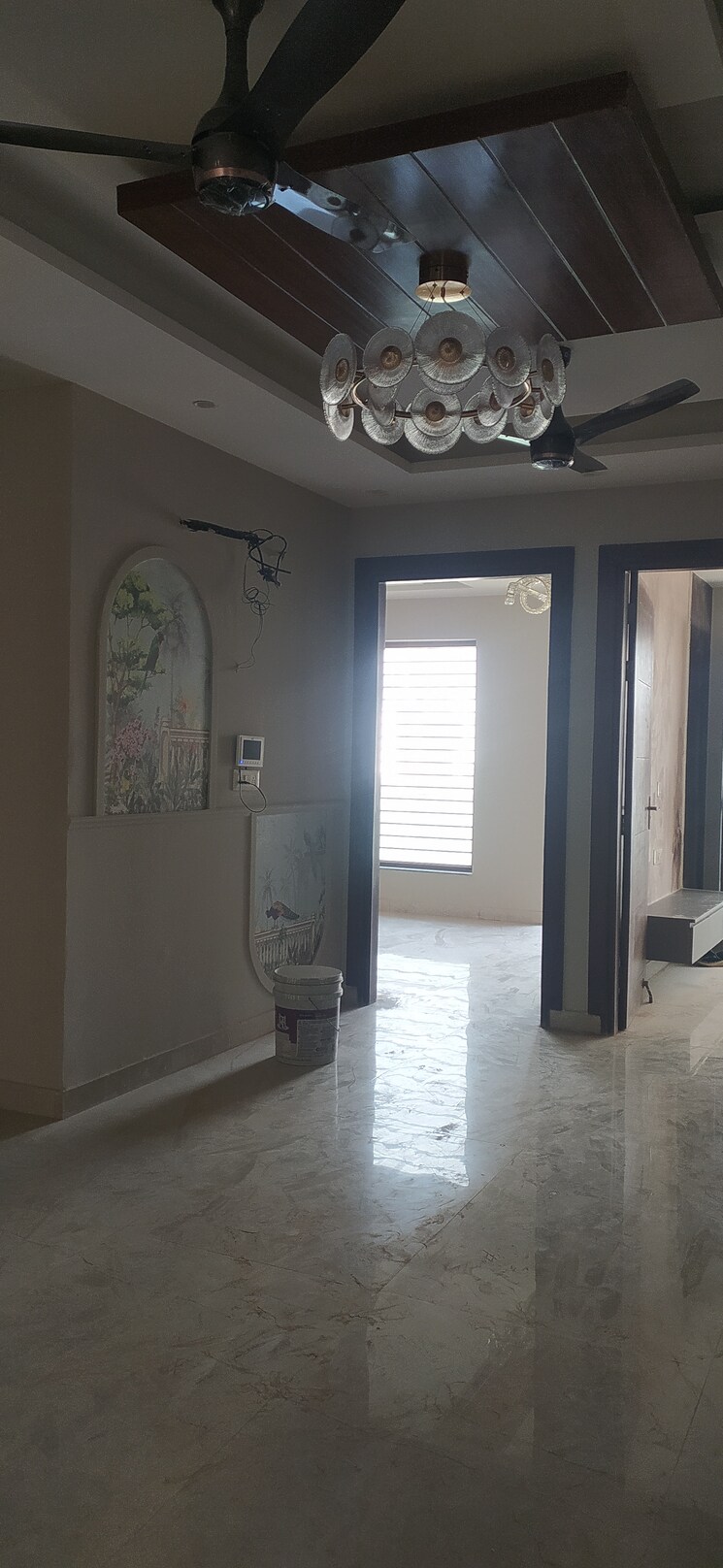 Room, sector 85 4 Bedroom 250 Sq.Yd. Builder Floor In Sector 85 Faridabad 9412697