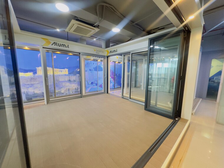Room, meridian-business-center Commercial Office Space 5200 Sq.Ft. In Vashi Sector 30 Navi Mumbai 9412683
