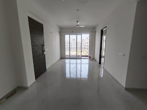 Room in 3.5 BHK Apartment at Smart World Gems, Sector 89 – for Rent
