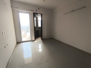 Room in 3.5 BHK Apartment at Smart World Gems, Sector 89 – for Rent